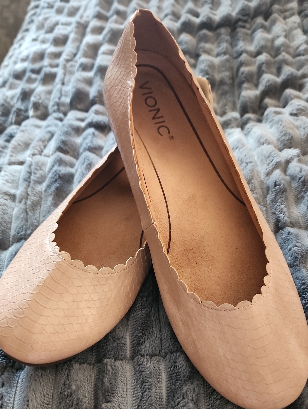 Vionic Julieta Slip On Flats